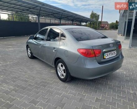 Хендай Элантра 2010 в Умани на Automoto.ua Серый Хендай Элантра, объемом двигателя 1.98 л и пробегом 205 тыс. км за 7400 $, фото 5 на Automoto.ua