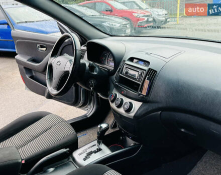 Серый Хендай Элантра, объемом двигателя 1.6 л и пробегом 198 тыс. км за 5999 $, фото 27 на Automoto.ua