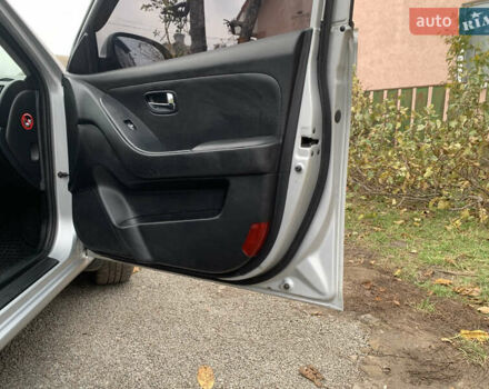 Сірий Хендай Елантра, об'ємом двигуна 1.59 л та пробігом 240 тис. км за 6350 $, фото 13 на Automoto.ua