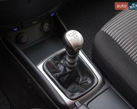 Сірий Хендай Елантра, об'ємом двигуна 1.59 л та пробігом 276 тис. км за 6590 $, фото 18 на Automoto.ua