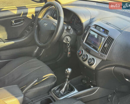 Сірий Хендай Елантра, об'ємом двигуна 1.59 л та пробігом 280 тис. км за 6500 $, фото 27 на Automoto.ua