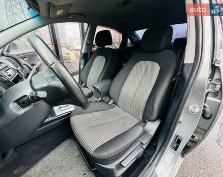 Серый Хендай Элантра, объемом двигателя 1.6 л и пробегом 198 тыс. км за 5999 $, фото 30 на Automoto.ua