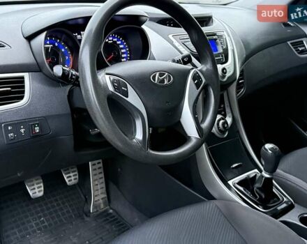 Серый Хендай Элантра, объемом двигателя 1.59 л и пробегом 138 тыс. км за 8800 $, фото 13 на Automoto.ua