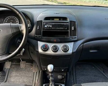 Хендай Элантра 2011 в Прилуках на Automoto.ua Серый Хендай Элантра, объемом двигателя 1.98 л и пробегом 173 тыс. км за 6100 $, фото 8 на Automoto.ua