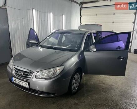 Серый Хендай Элантра, объемом двигателя 1.98 л и пробегом 185 тыс. км за 6100 $, фото 2 на Automoto.ua