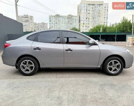 Серый Хендай Элантра, объемом двигателя 1.6 л и пробегом 242 тыс. км за 6400 $, фото 5 на Automoto.ua