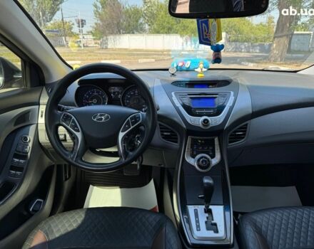 Сірий Хендай Елантра, об'ємом двигуна 1.8 л та пробігом 235 тис. км за 8990 $, фото 12 на Automoto.ua