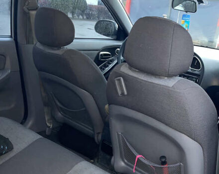 Сірий Хендай Елантра, об'ємом двигуна 1.6 л та пробігом 220 тис. км за 4550 $, фото 19 на Automoto.ua