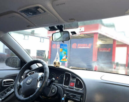 Сірий Хендай Елантра, об'ємом двигуна 1.6 л та пробігом 220 тис. км за 4550 $, фото 23 на Automoto.ua