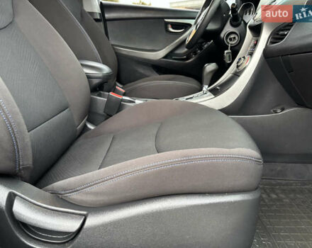 Сірий Хендай Елантра, об'ємом двигуна 1.59 л та пробігом 231 тис. км за 8700 $, фото 45 на Automoto.ua