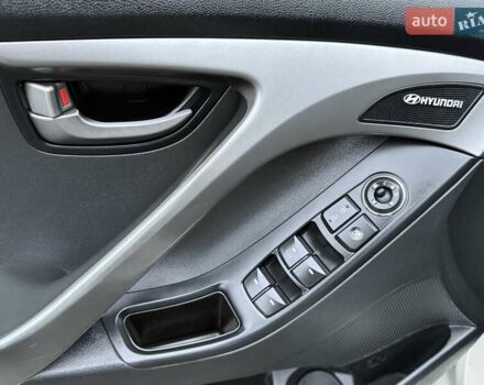Серый Хендай Элантра, объемом двигателя 1.59 л и пробегом 138 тыс. км за 8800 $, фото 10 на Automoto.ua