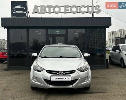 Сірий Хендай Елантра, об'ємом двигуна 1.59 л та пробігом 225 тис. км за 9990 $, фото 3 на Automoto.ua