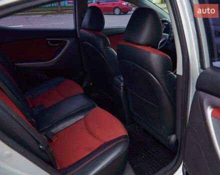 Сірий Хендай Елантра, об'ємом двигуна 1.59 л та пробігом 225 тис. км за 9500 $, фото 9 на Automoto.ua