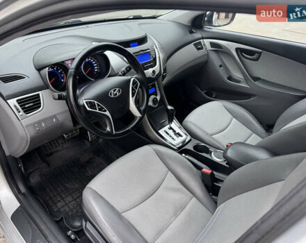 Сірий Хендай Елантра, об'ємом двигуна 1.59 л та пробігом 87 тис. км за 9800 $, фото 14 на Automoto.ua