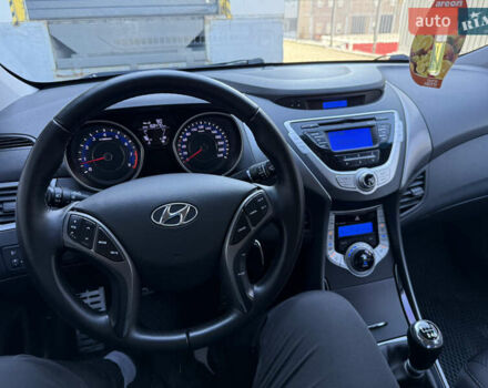 Хендай Элантра 2012 в Тернополе на Automoto.ua Серый Хендай Элантра, объемом двигателя 1.8 л и пробегом 168 тыс. км за 7500 $, фото 40 на Automoto.ua