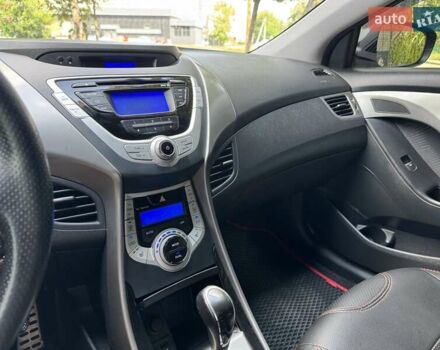 Сірий Хендай Елантра, об'ємом двигуна 1.8 л та пробігом 175 тис. км за 7800 $, фото 16 на Automoto.ua