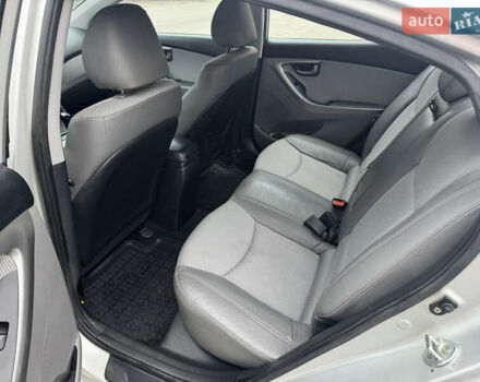 Сірий Хендай Елантра, об'ємом двигуна 1.59 л та пробігом 87 тис. км за 9800 $, фото 19 на Automoto.ua