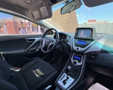 Сірий Хендай Елантра, об'ємом двигуна 1.6 л та пробігом 181 тис. км за 8900 $, фото 6 на Automoto.ua