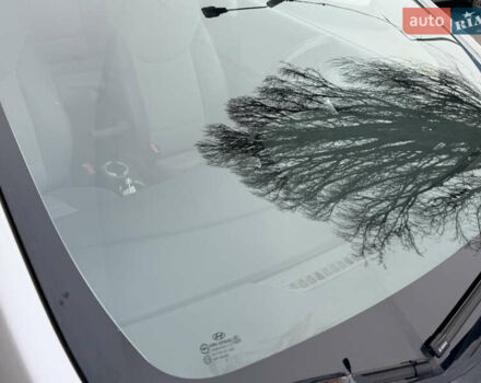 Сірий Хендай Елантра, об'ємом двигуна 1.59 л та пробігом 87 тис. км за 9800 $, фото 23 на Automoto.ua