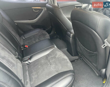 Хендай Элантра 2012 в Киеве на Automoto.ua Серый Хендай Элантра, объемом двигателя 1.6 л и пробегом 175 тыс. км за 9400 $, фото 4 на Automoto.ua