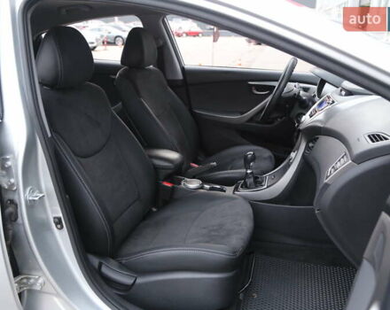 Сірий Хендай Елантра, об'ємом двигуна 1.59 л та пробігом 175 тис. км за 9200 $, фото 11 на Automoto.ua