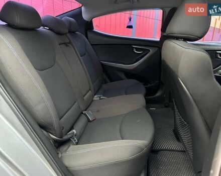 Сірий Хендай Елантра, об'ємом двигуна 1.59 л та пробігом 232 тис. км за 8290 $, фото 10 на Automoto.ua