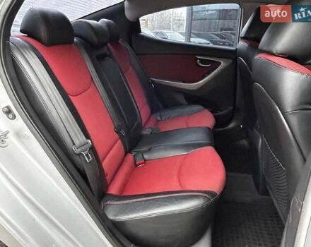 Сірий Хендай Елантра, об'ємом двигуна 1.59 л та пробігом 225 тис. км за 9990 $, фото 10 на Automoto.ua