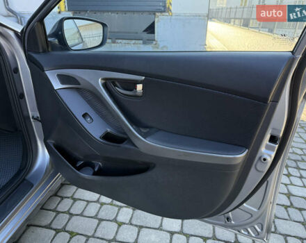 Хендай Элантра 2012 в Тернополе на Automoto.ua Серый Хендай Элантра, объемом двигателя 1.8 л и пробегом 168 тыс. км за 7500 $, фото 51 на Automoto.ua