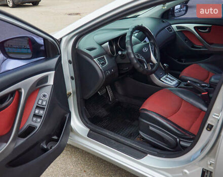 Сірий Хендай Елантра, об'ємом двигуна 1.59 л та пробігом 225 тис. км за 9500 $, фото 8 на Automoto.ua