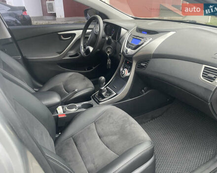 Хендай Элантра 2012 в Киеве на Automoto.ua Серый Хендай Элантра, объемом двигателя 1.6 л и пробегом 175 тыс. км за 9400 $, фото 3 на Automoto.ua