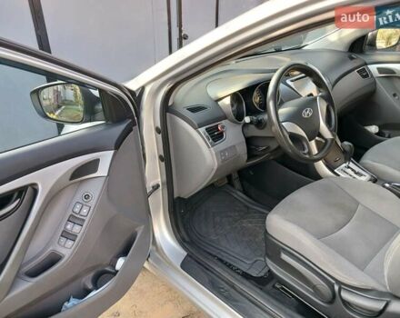 Серый Хендай Элантра, объемом двигателя 1.59 л и пробегом 132 тыс. км за 9300 $, фото 5 на Automoto.ua