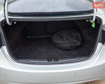 Сірий Хендай Елантра, об'ємом двигуна 1.59 л та пробігом 225 тис. км за 9500 $, фото 6 на Automoto.ua