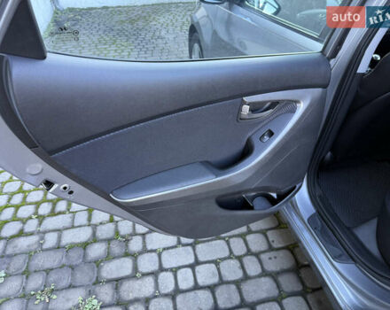 Хендай Элантра 2012 в Тернополе на Automoto.ua Серый Хендай Элантра, объемом двигателя 1.8 л и пробегом 168 тыс. км за 7500 $, фото 44 на Automoto.ua