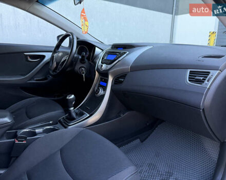 Хендай Элантра 2012 в Тернополе на Automoto.ua Серый Хендай Элантра, объемом двигателя 1.8 л и пробегом 168 тыс. км за 7500 $, фото 42 на Automoto.ua