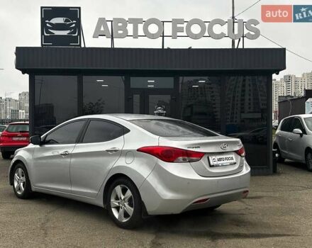 Сірий Хендай Елантра, об'ємом двигуна 1.59 л та пробігом 225 тис. км за 9990 $, фото 4 на Automoto.ua