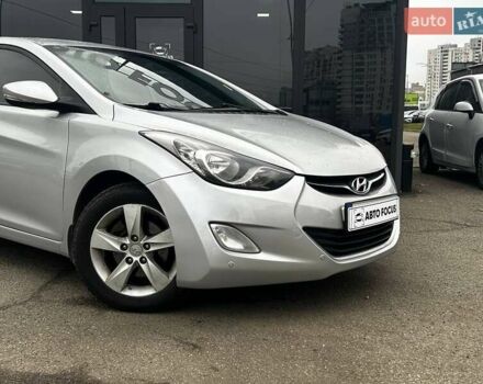 Сірий Хендай Елантра, об'ємом двигуна 1.59 л та пробігом 225 тис. км за 9990 $, фото 1 на Automoto.ua