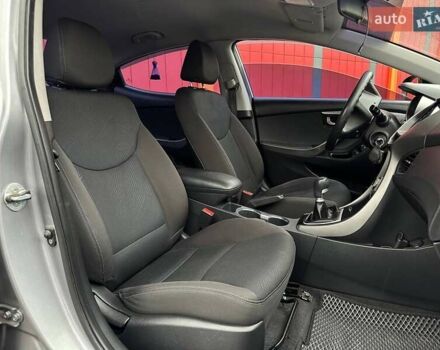 Сірий Хендай Елантра, об'ємом двигуна 1.59 л та пробігом 232 тис. км за 8290 $, фото 11 на Automoto.ua