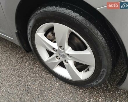 Сірий Хендай Елантра, об'ємом двигуна 1.8 л та пробігом 155 тис. км за 8800 $, фото 27 на Automoto.ua