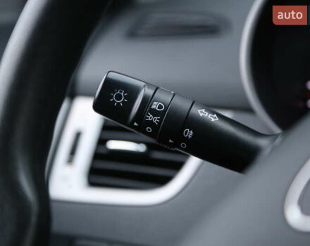 Сірий Хендай Елантра, об'ємом двигуна 1.59 л та пробігом 175 тис. км за 9200 $, фото 22 на Automoto.ua