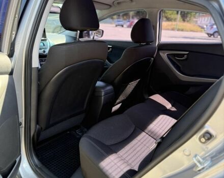 Сірий Хендай Елантра, об'ємом двигуна 1.6 л та пробігом 181 тис. км за 8900 $, фото 10 на Automoto.ua