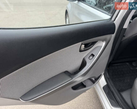 Сірий Хендай Елантра, об'ємом двигуна 1.59 л та пробігом 87 тис. км за 9800 $, фото 21 на Automoto.ua