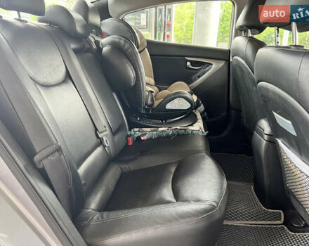 Хендай Элантра 2013 в Николаеве на Automoto.ua Серый Хендай Элантра, объемом двигателя 1.8 л и пробегом 205 тыс. км за 9999 $, фото 11 на Automoto.ua