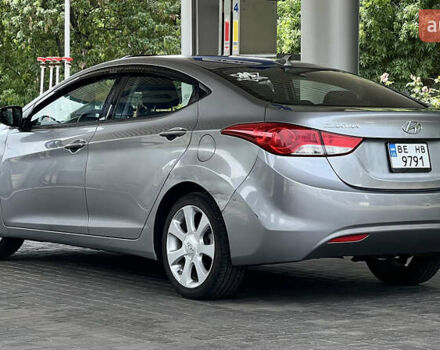 Хендай Элантра 2013 в Николаеве на Automoto.ua Серый Хендай Элантра, объемом двигателя 1.8 л и пробегом 205 тыс. км за 9999 $, фото 3 на Automoto.ua