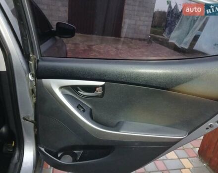 Сірий Хендай Елантра, об'ємом двигуна 1.59 л та пробігом 150 тис. км за 8000 $, фото 15 на Automoto.ua