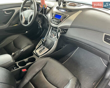 Хендай Элантра 2013 в Николаеве на Automoto.ua Серый Хендай Элантра, объемом двигателя 1.8 л и пробегом 205 тыс. км за 9999 $, фото 7 на Automoto.ua