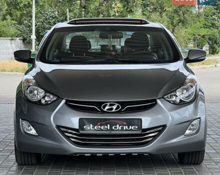 Хендай Элантра 2013 в Николаеве на Automoto.ua Серый Хендай Элантра, объемом двигателя 1.8 л и пробегом 205 тыс. км за 9999 $, фото 1 на Automoto.ua