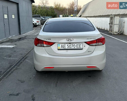 Хендай Элантра 2014 в Днепре (Днепропетровске) на Automoto.ua Серый Хендай Элантра, объемом двигателя 1.6 л и пробегом 95 тыс. км за 8800 $, фото 5 на Automoto.ua