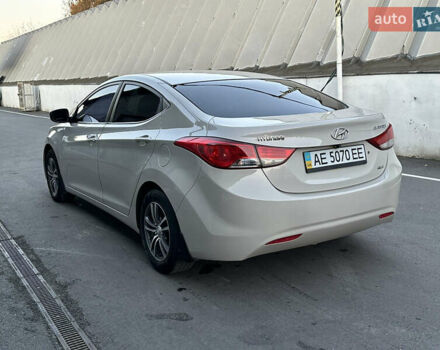 Хендай Элантра 2014 в Днепре (Днепропетровске) на Automoto.ua Серый Хендай Элантра, объемом двигателя 1.6 л и пробегом 95 тыс. км за 8800 $, фото 4 на Automoto.ua