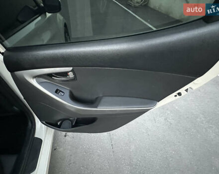 Хендай Элантра 2014 в Днепре (Днепропетровске) на Automoto.ua Серый Хендай Элантра, объемом двигателя 1.6 л и пробегом 95 тыс. км за 8800 $, фото 12 на Automoto.ua