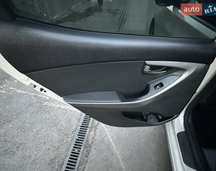 Хендай Элантра 2014 в Днепре (Днепропетровске) на Automoto.ua Серый Хендай Элантра, объемом двигателя 1.6 л и пробегом 95 тыс. км за 8800 $, фото 11 на Automoto.ua